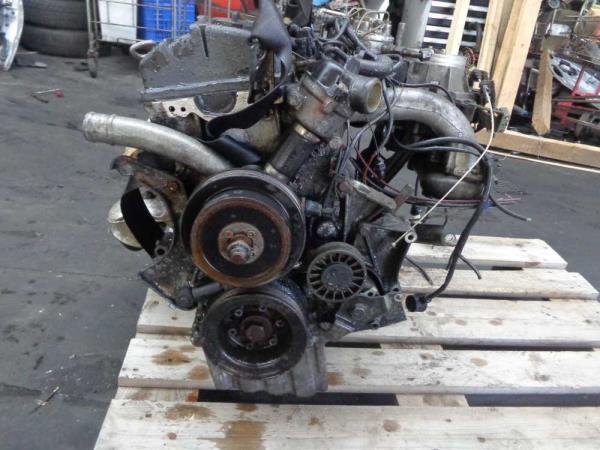 MOTEUR MERCEDES 2.3 ESSENCE CODE 102982 - Vue 3